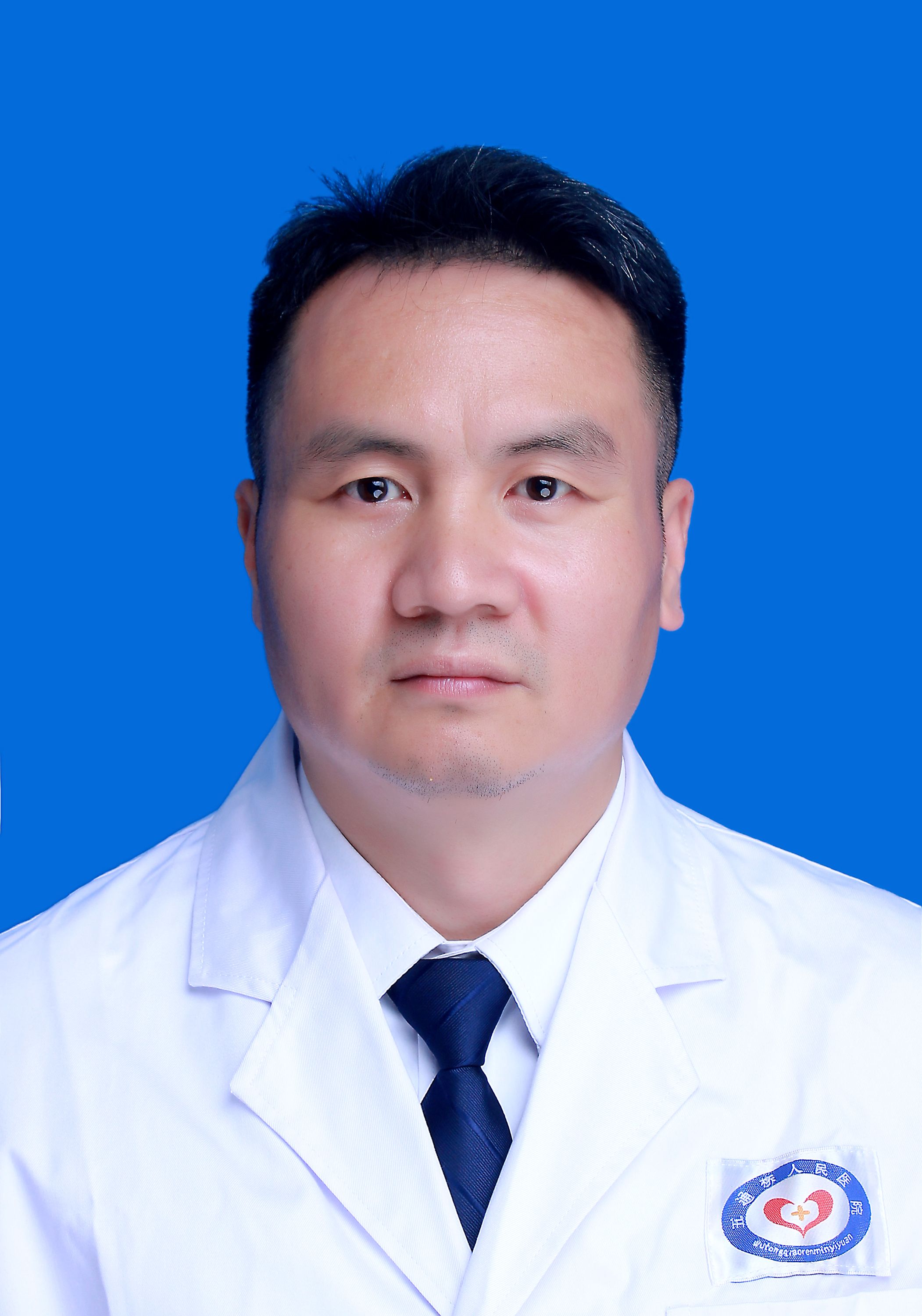 罗  智