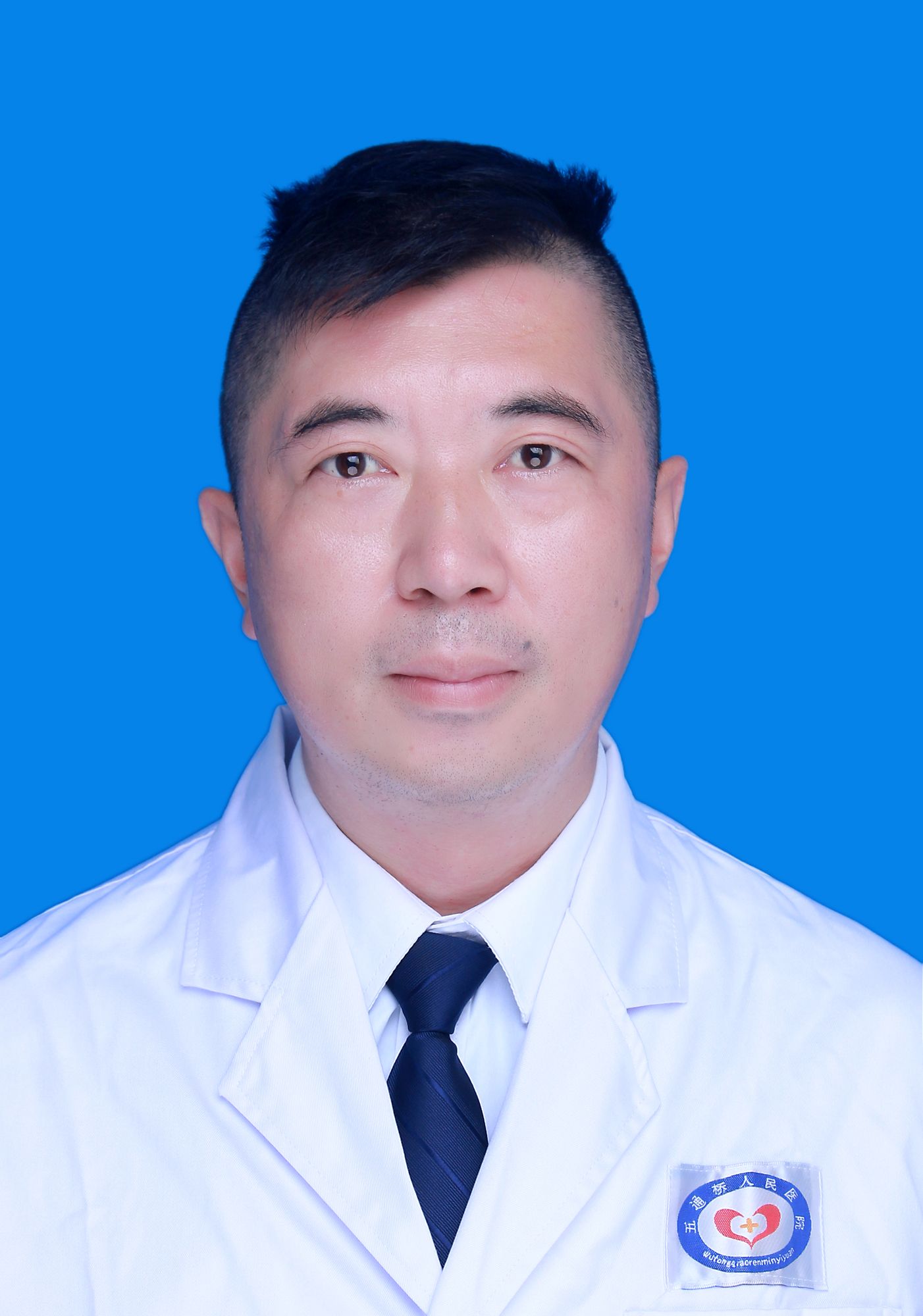 龚  克