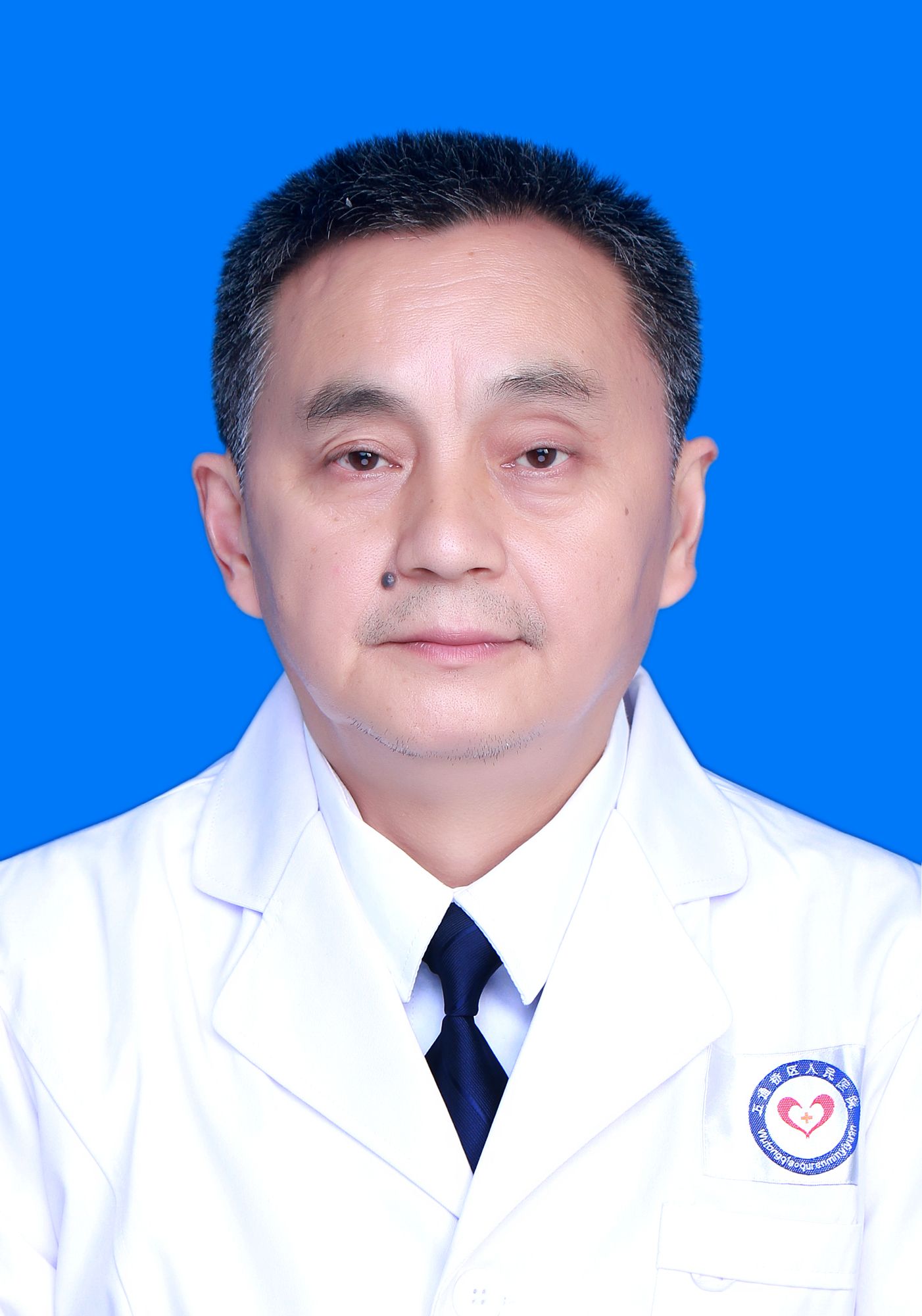 王  平